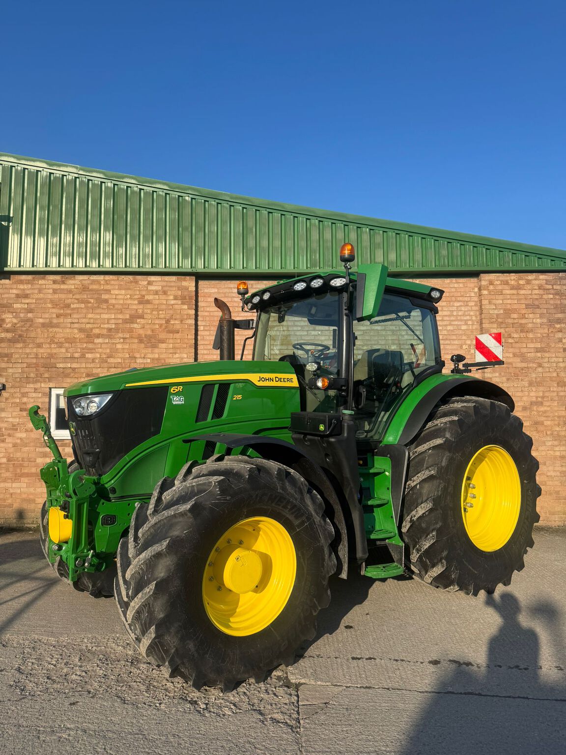 John Deere 6R 215 (2024)