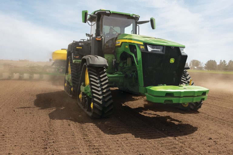 John Deere Expands 8R and 8RX Tractor Series with New High-Horsepower Models for Large-Scale Farming