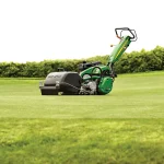 John Deere 220 E-Cut™ Hybrid Walk Greens Mower thumbnail 3