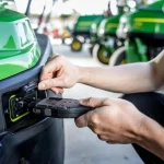 John Deere 2775 E-Cut™ Riding Triplex Mower thumbnail 3