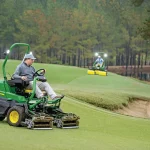 John Deere 2700 E-Cut™ Hybrid Riding Triplex Mower thumbnail 3