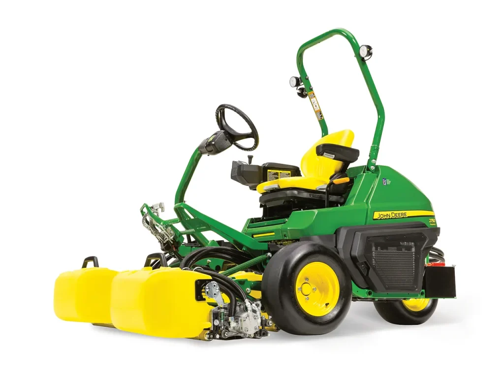 John Deere 2750 PrecisionCut™ Riding Triplex Mower
