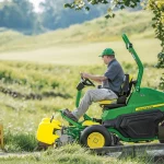 John Deere 2700 E-Cut™ Hybrid Riding Triplex Mower thumbnail 8