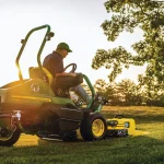 John Deere 2700 E-Cut™ Hybrid Riding Triplex Mower thumbnail 6