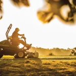 John Deere 2700 E-Cut™ Hybrid Riding Triplex Mower thumbnail 5