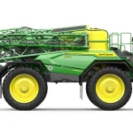John Deere 560R Self-Propelled Sprayer thumbnail 3