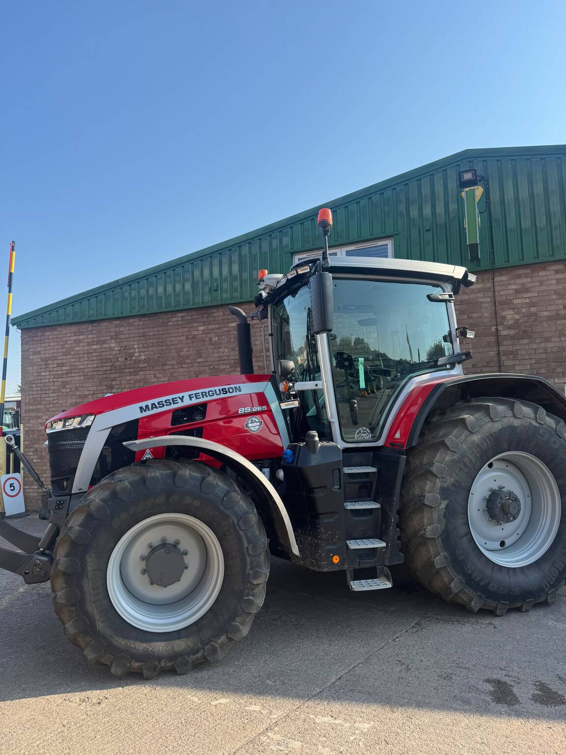 Massey Ferguson 8S 265 (2024)