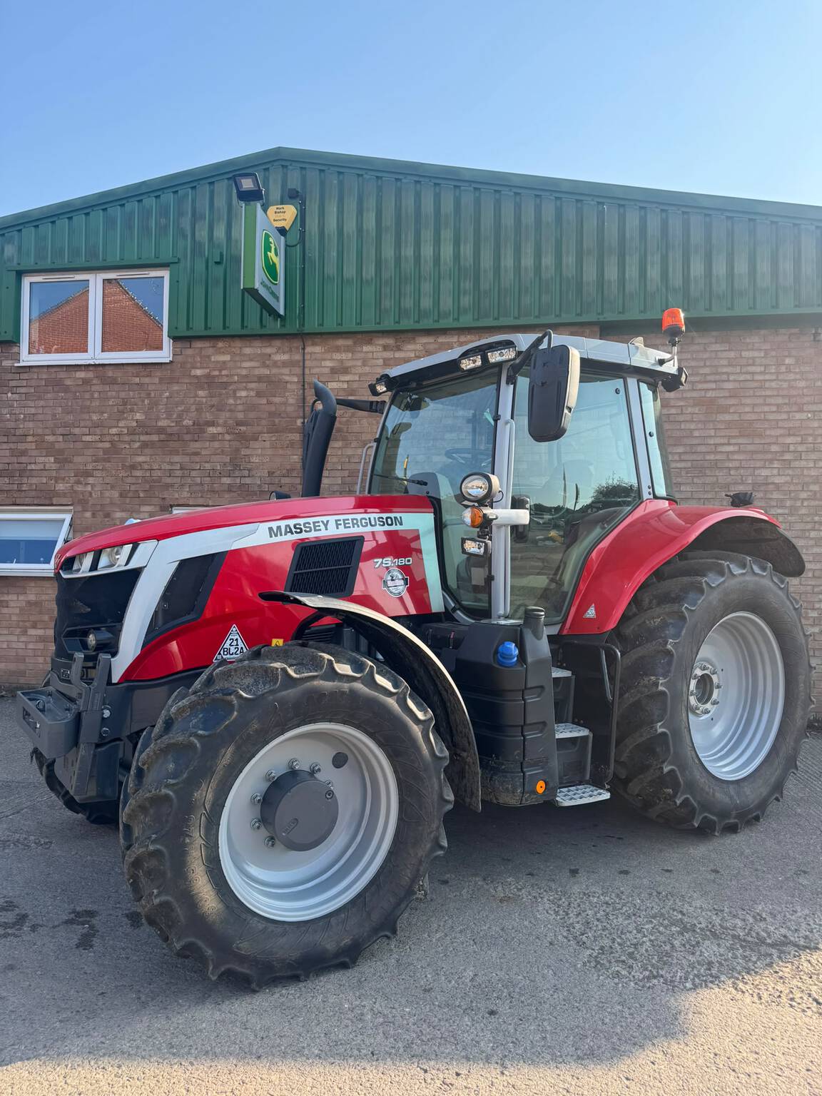 Massey Ferguson 7S 180 (2024)