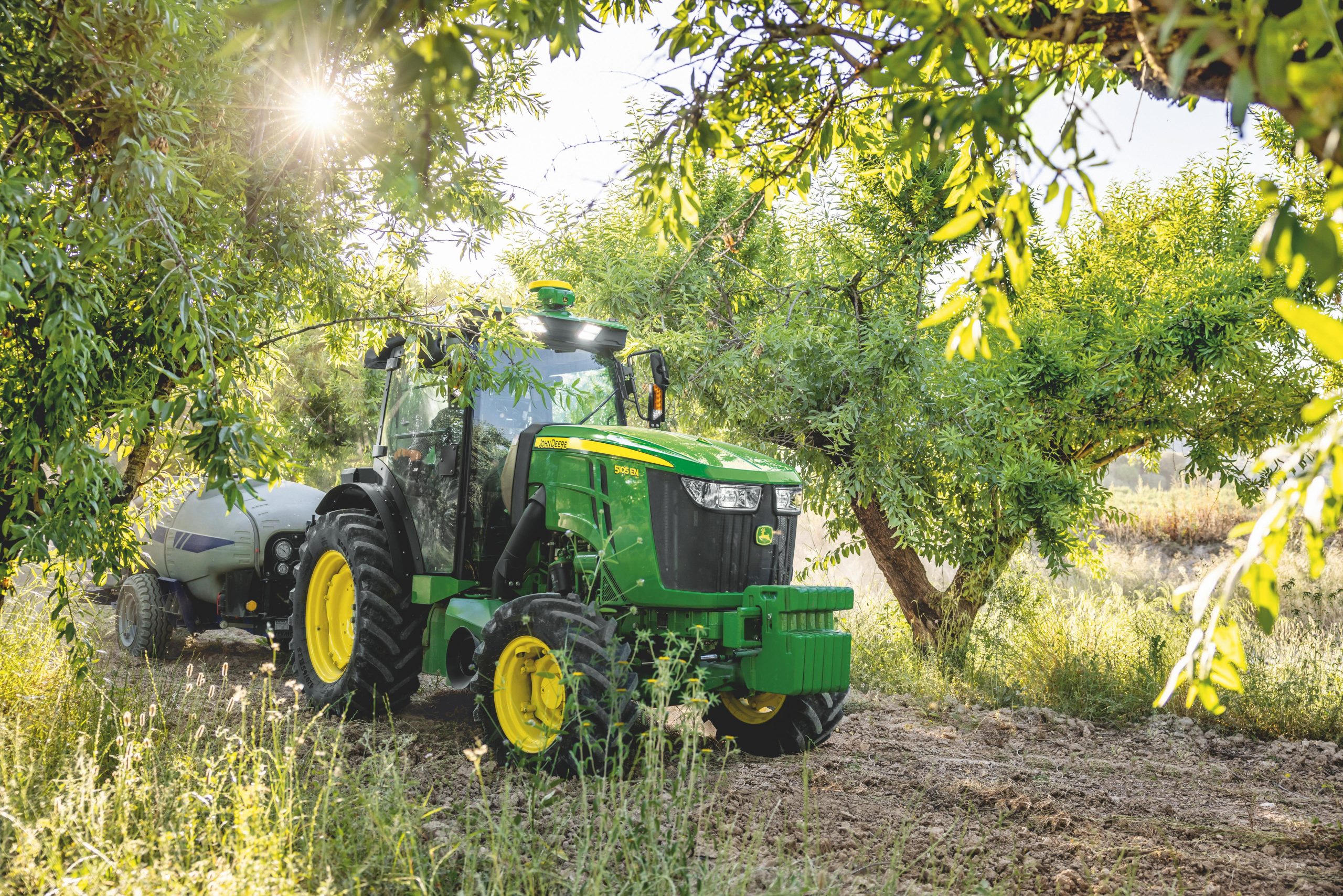 John Deere Introduces New 5EN Tractor Series: Compact Power for Specialty Farming