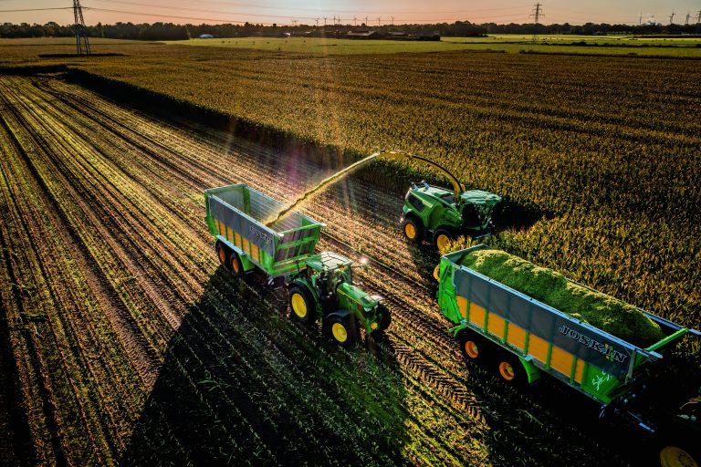 John Deere Unveils New F8 and F9 Self-Propelled Forage Harvesters