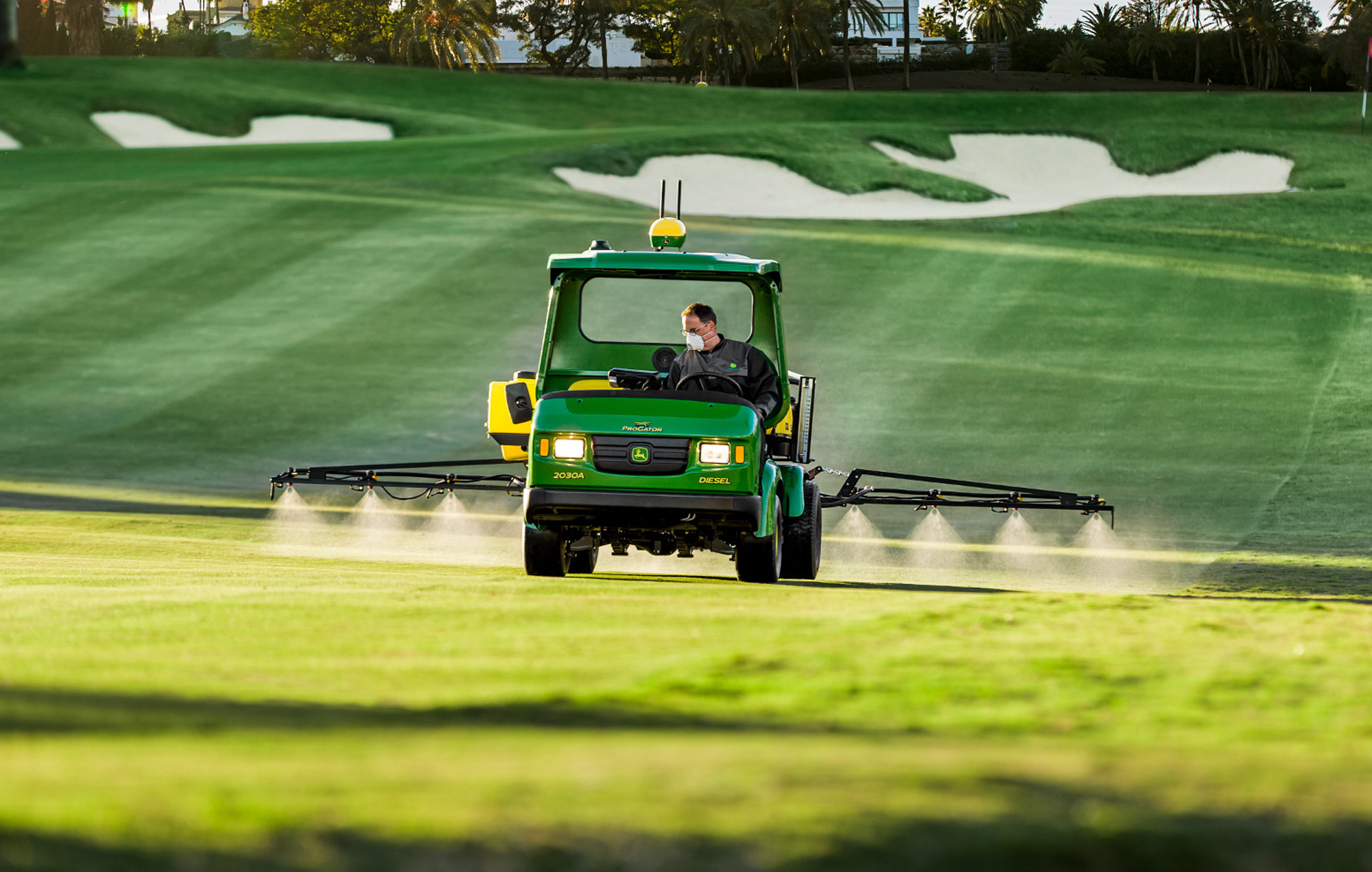 John Deere is revolutionising spraying applications on amenity turf