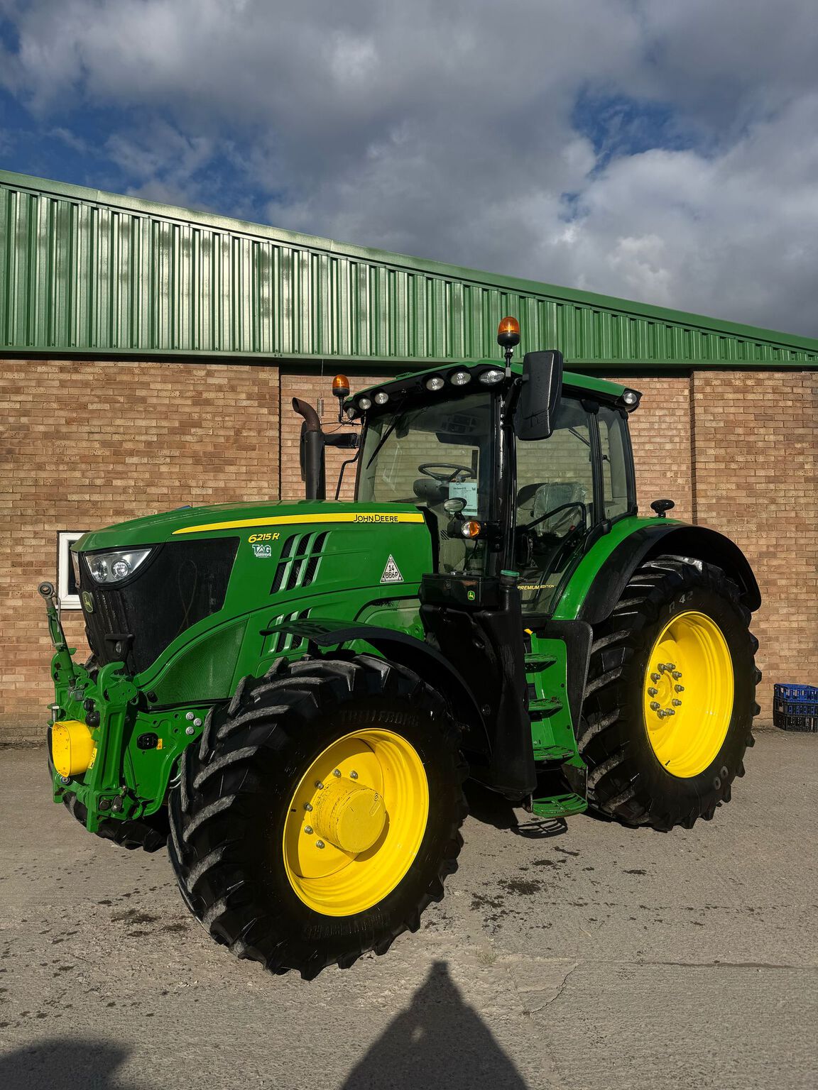 John Deere 6215R (2021)