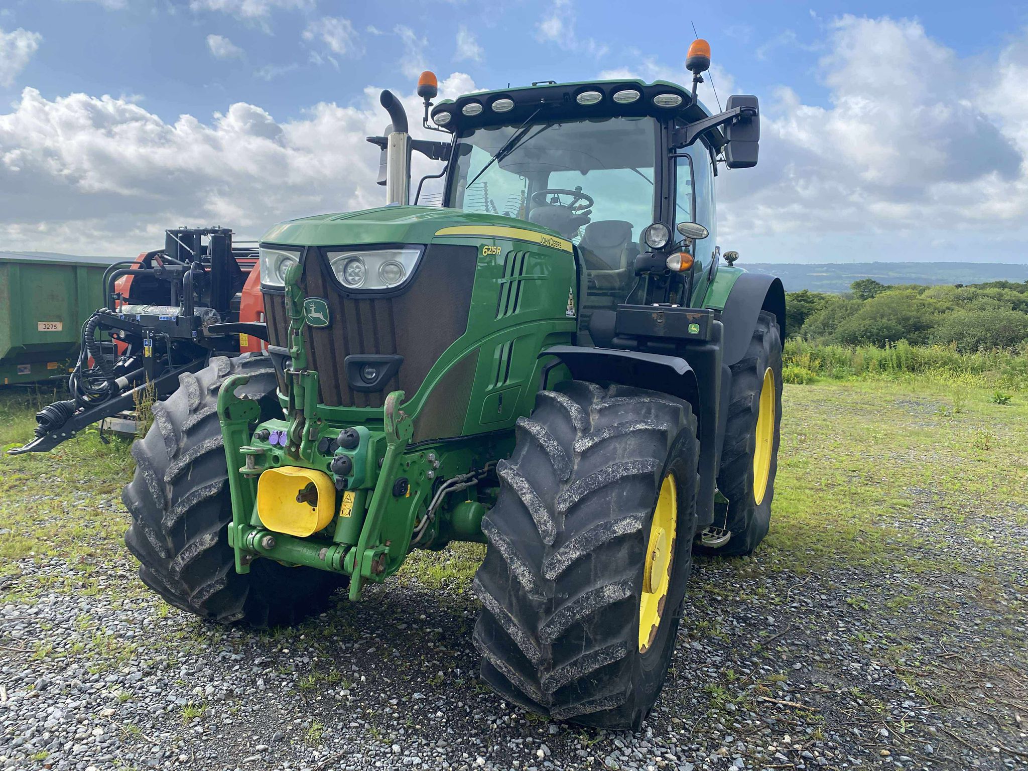 John Deere 6215R (2020)