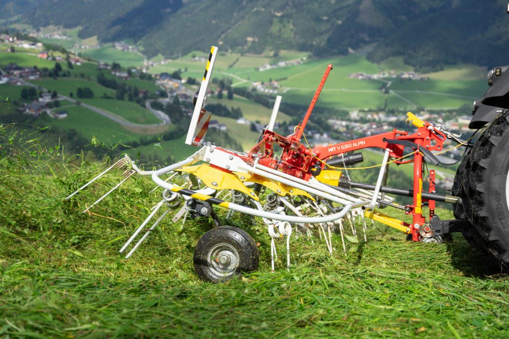 HIT V ALPIN Mounted Tedders