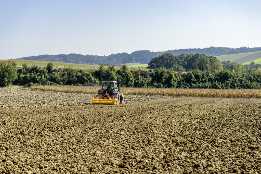 LION CLASSIC Light rigid power harrows