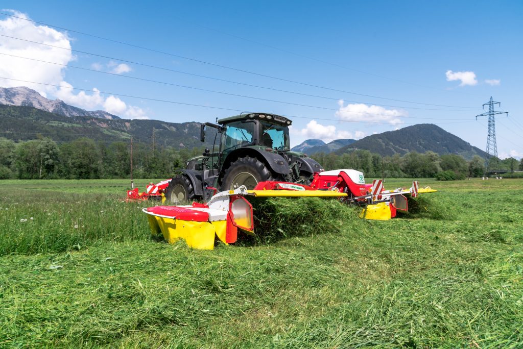 NOVACAT V High Performance Mower Combination with Hydraulic Side Shifting