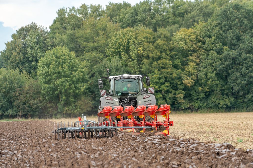 SERVO 4000 Heavy Mounted Reversible Ploughs