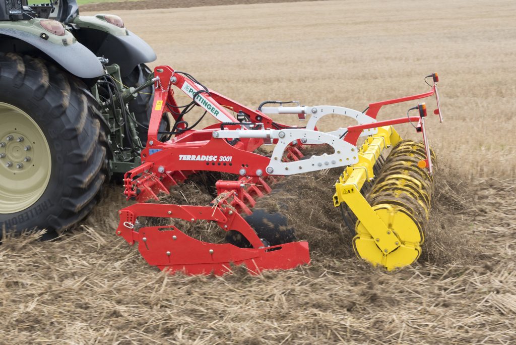 TERRADISC Rigid mounted short disc harrows