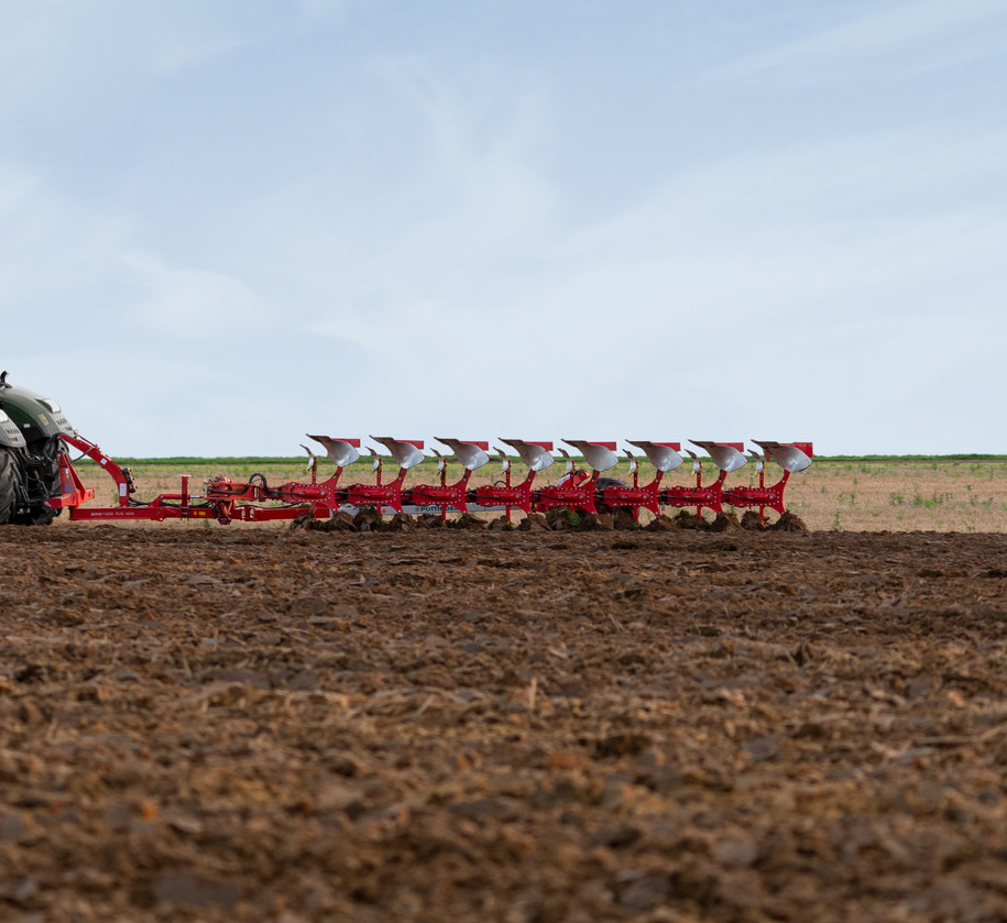SERVO T 6000 Semi-mounted Reversible Ploughs
