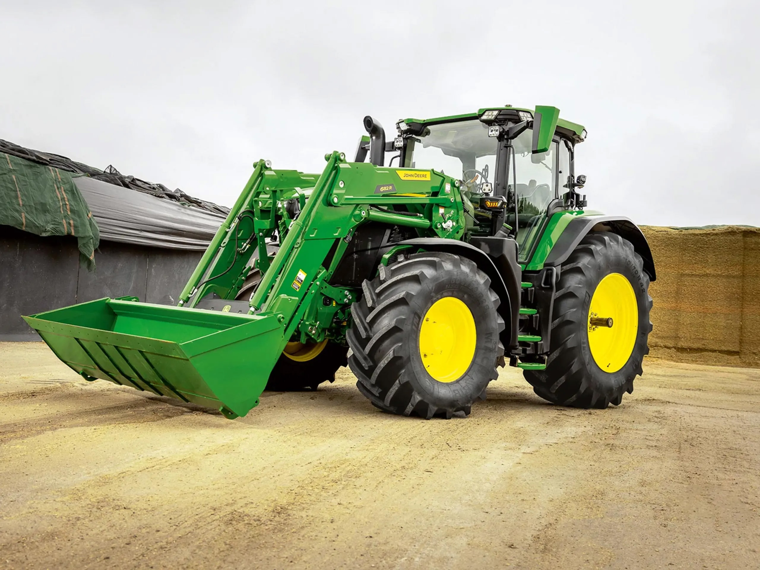 John Deere Introduces New 665R and 685R Front Loaders for Large 6R Tractors