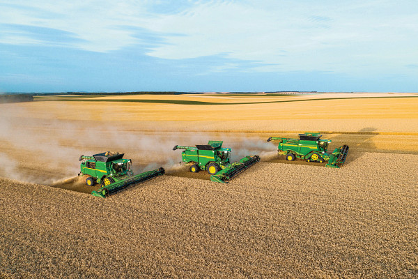 John Deere introduces model year 2027 combine updates across T5/T6, S7 and X9 ranges Productivity, automation and in-cab convenience enhanced across John Deere’s walker, rotary and high-capacity combine ranges